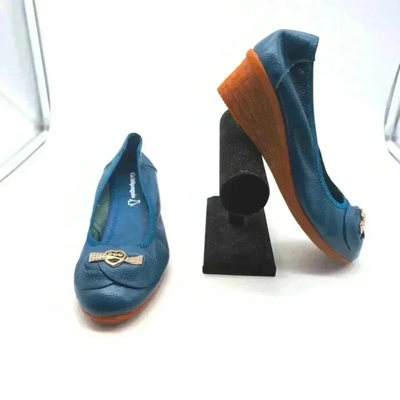 Golddipenguin Shoes - Rare Golddipenguin Blue Leather Heeled slipper rubber sole sz 5